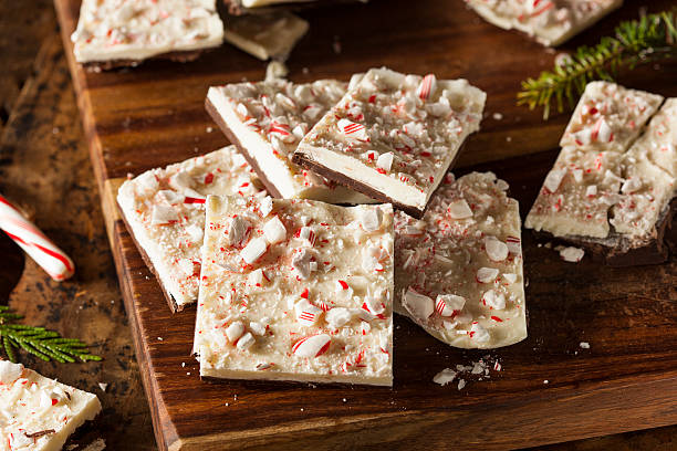 istock Homemade Holiday Peppermint Bark 525122421