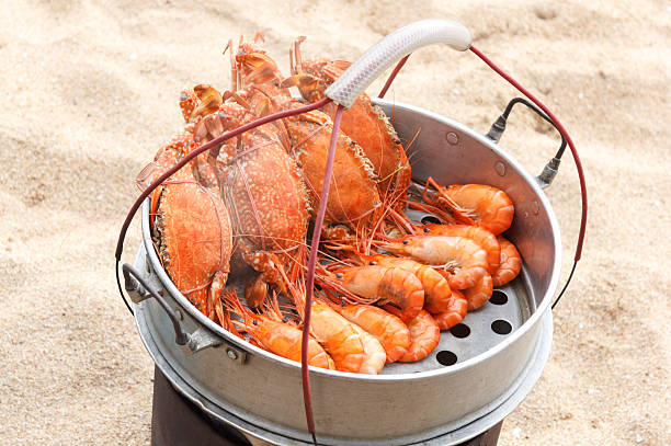 istock Crab and shrimp in Steamer 525205519