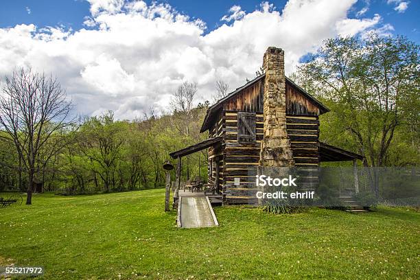 Gladie Historical Cabin In The Daniel Boone National Forest Stock Photo - Download Image Now