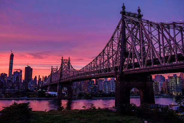 istock Queensboro bridge and Manhattan after sunset 525298097