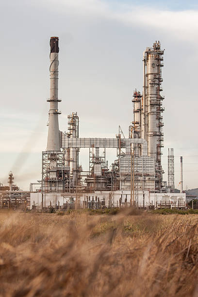 istock oil factory 2 525298491