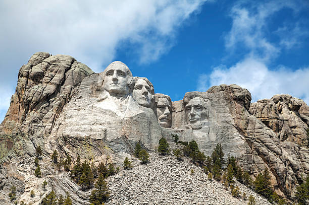 istock Mount Rushmore monument in South Dakota 525302739