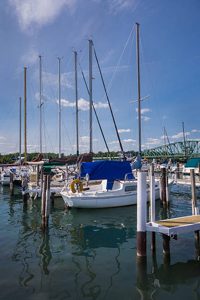 istock Local Detroit Marina 525323339