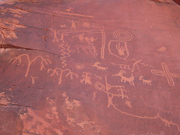 istock Hieroglyphics - Valley of Fire, Nevada 525328753