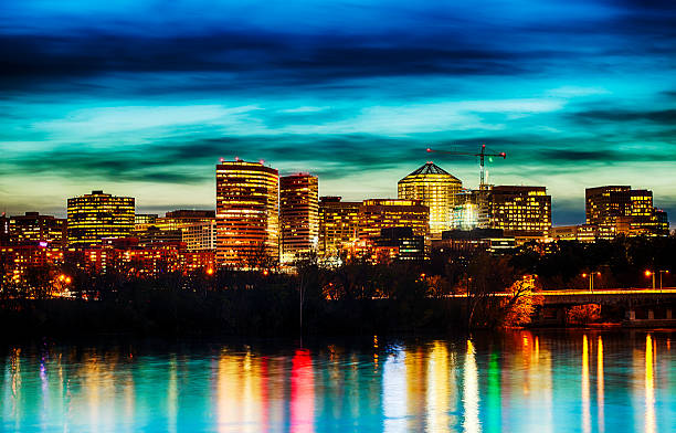 istock Rosslyn, Virginia At Night 525342304