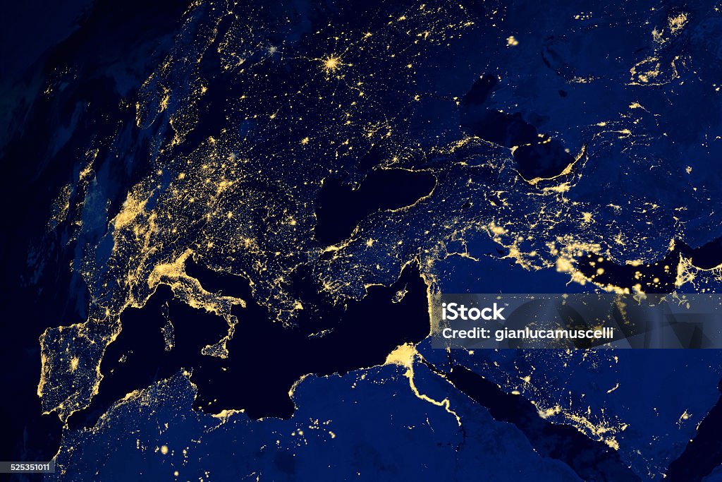 Satélite mapa de las ciudades europeas por la noche - Foto de stock de Globo terráqueo libre de derechos