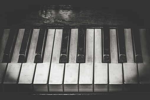 an old piano close up shot