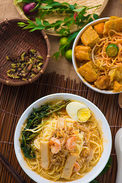 istock singapore prawn noodles 525470582