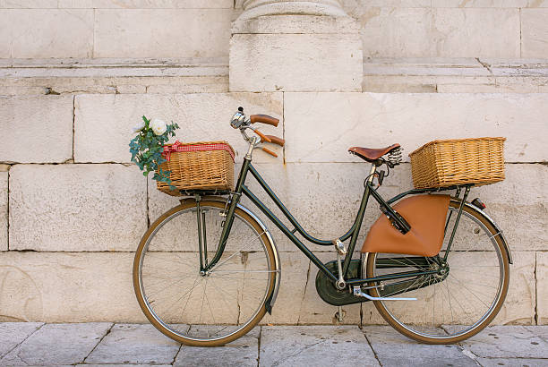 istock Beautiful italian bicycle with baskets 525472022