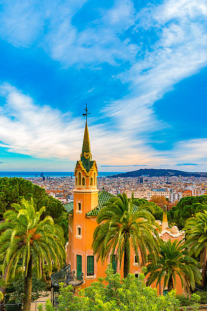 вид города барселоны от парка гуэля - barcelona antonio gaudi outdoors vertical стоковые фото и изображения