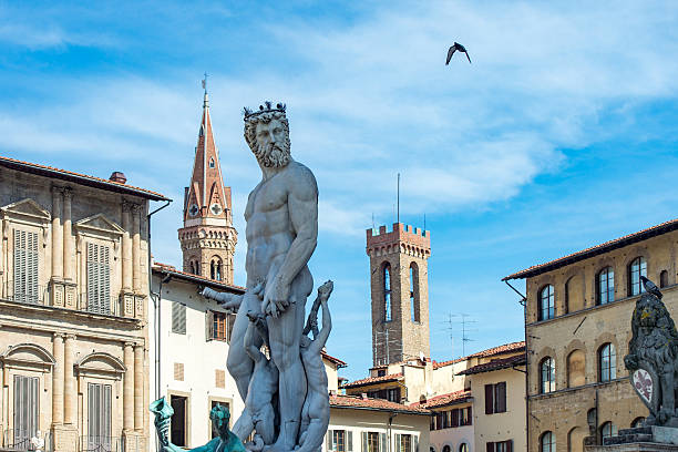 istock Florence Piazza della Signoria Statues 525486808