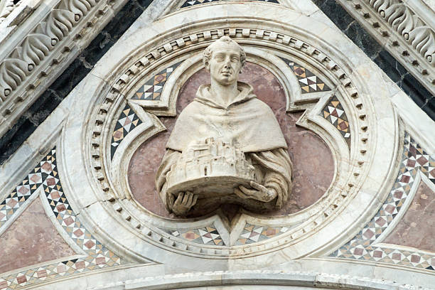 istock Architectural details of Duomo facade - Siena 525488388