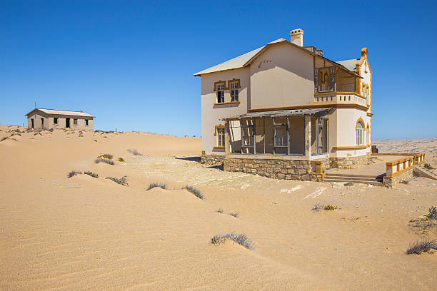 istock Abandoned houses in Kolmanskop, Namibia 525494156