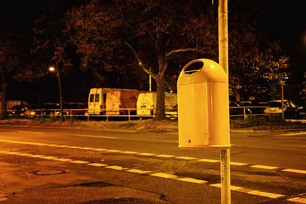 istock Recycling Bin at night in Prenzlauer Berg 525498229
