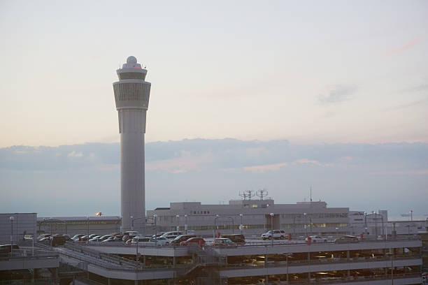 a torre de controle, nagoya - chubu centrair international airport - fotografias e filmes do acervo