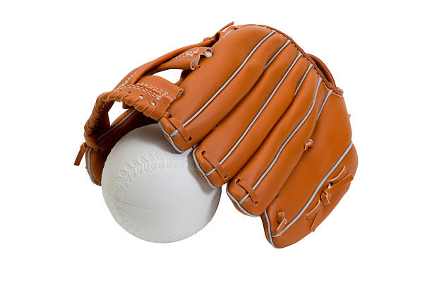 pelle palla bianco e guanto da baseball - rubber sports glove equipment isolated foto e immagini stock