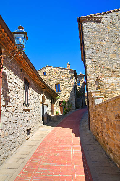 istock Alleyway. Guardia Perticara. Basilicata. Italy. 525529107