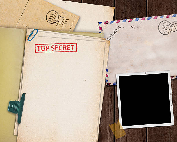 top secret dossier. - top secret photos et images de collection