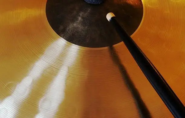 cymbal with lightrays