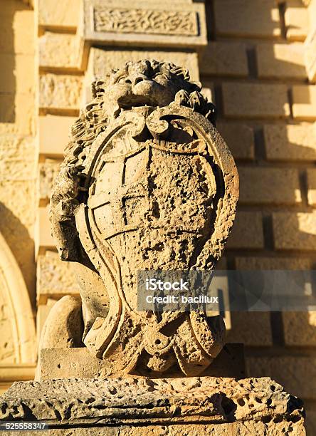 Maltas Royal Emblem In Senglea City Stock Photo - Download Image Now - Antique, Arts Culture and Entertainment, Blue