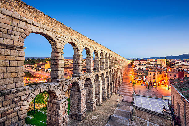 segovia, españa acueducto - segovia acueducto fotografías e imágenes de stock