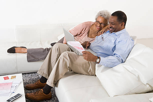 istock Couple Paying Bills Online 525563415