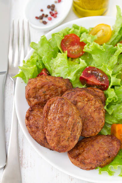 istock meatballs with fresh salad 525574039
