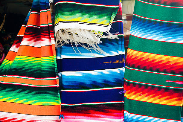 멕시코 이불 - mexico blanket textile market 뉴스 사진 이미지