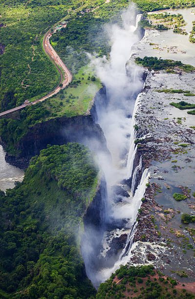 chutes victoria - victoria falls waterfall zimbabwe zambia photos et images de collection