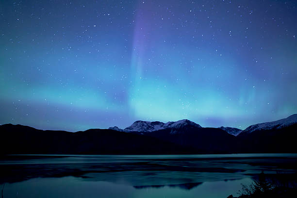 Aurora sobre o Lynn Canal - fotografia de stock