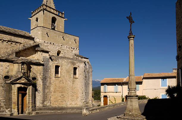 venasque, provence, frança - venasque imagens e fotografias de stock