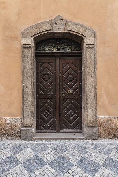 istock old wooden door 525792315