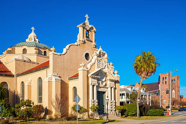 église épiscopale de christ dans le centre-ville de pensacola, en floride, états-unis - pensacola photos et images de collection