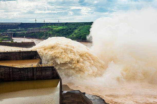 zapora itaipu, na granicy brazylii i paragwaj - itaipu dam zdjęcia i obrazy z banku zdjęć