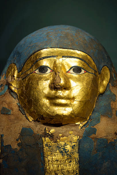 istock egyptian golden death mask 525835285
