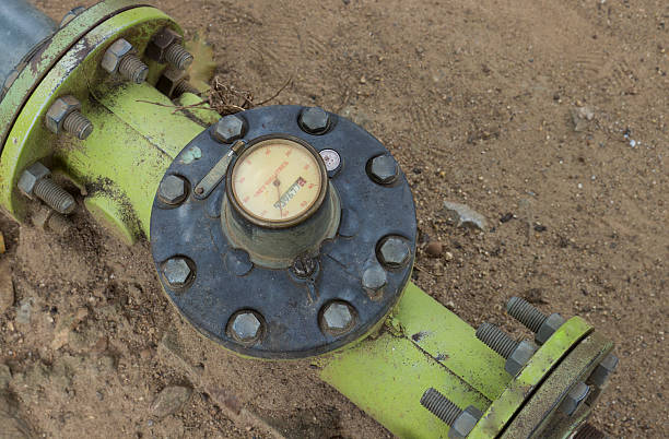 istock hydraulic water pump gauge 525835429