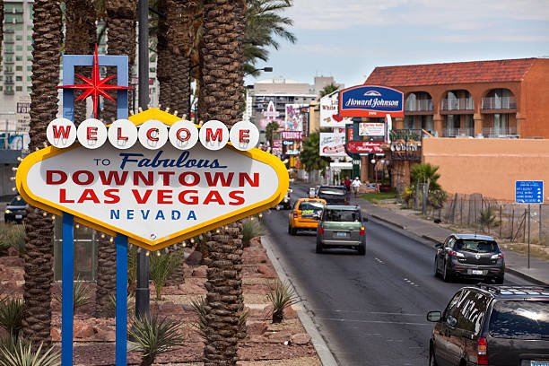 weclome do centrum las vegas znak - las vegas metropolitan area sign welcome to fabulous las vegas sign the las vegas strip zdjęcia i obrazy z banku zdjęć