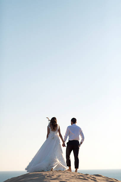 istock Wedding Couple - Bride and Groom 525886067