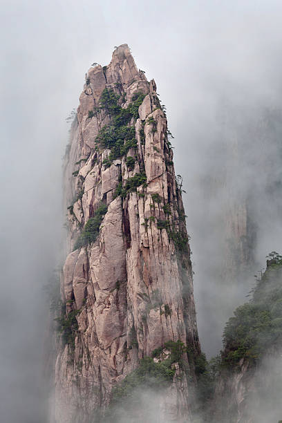 montanha huangshan mountain (amarela), china - huangshan mountains - fotografias e filmes do acervo