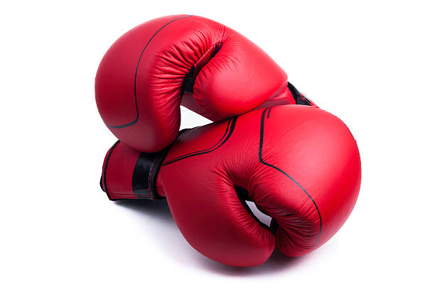 luvas de boxe - boxing combative sport defending protection imagens e fotografias de stock