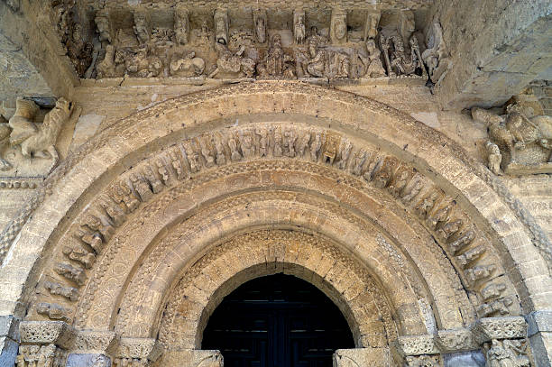 istock Santa Maria del Camino, Carrion de los Condes, Palencia 525953473