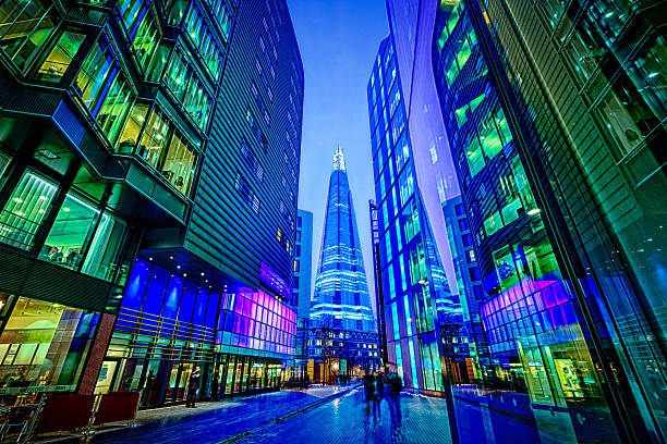 the shard rascacielos en londres - the shard london england architecture travel destinations fotografías e imágenes de stock