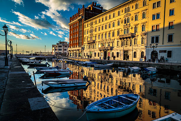 pôr do sol em trieste - architecture art blue bridge imagens e fotografias de stock