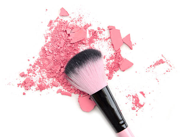 핑크 채색기법 파우다 및 뷰티 도구 블러셔 - make up brush face powder make up isolated 뉴스 사진 이미지
