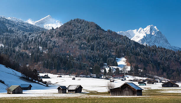 istock Alps, view from Loisach Valley, Garmisch-Partenkirchen 525963664