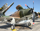 old-navy-flugzeug.jpg?b=1&s=170x170&k=20&c=SQ7LEm-LO55jhVerfYCtd2zFMw4kNnbE6rvRFgn92xM=