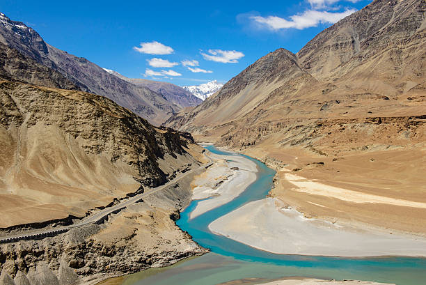 istock Confluence of Zanskar and Indus rivers 525967006