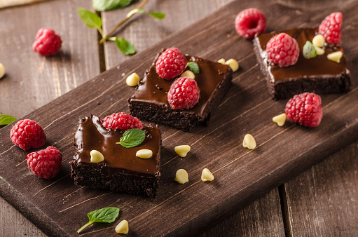 chocolate brownies with mint, raspberry and white chocolate
