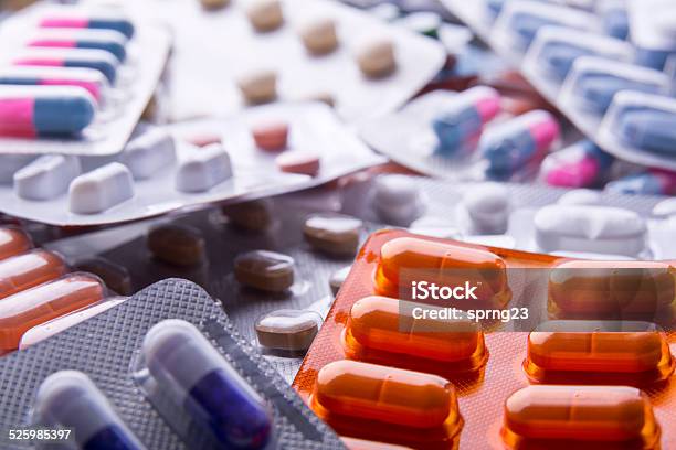Pills In Packs Stockfoto en meer beelden van Pil - Pil, Variatie, Capsule