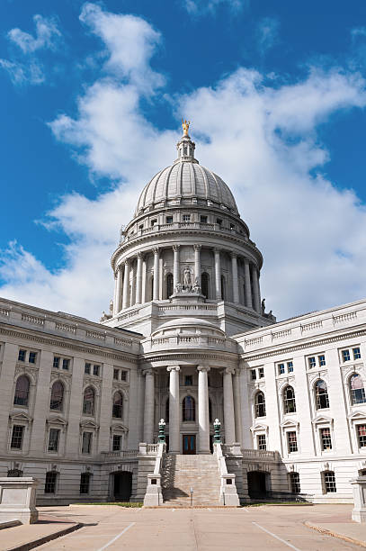istock Wisconsin State Capitol Dome and Entrance 525989703